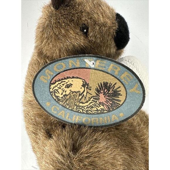 American Country Classics | Sea Otter Holding Seashell Plush | Monterey CA 13” - Picture 5 of 8